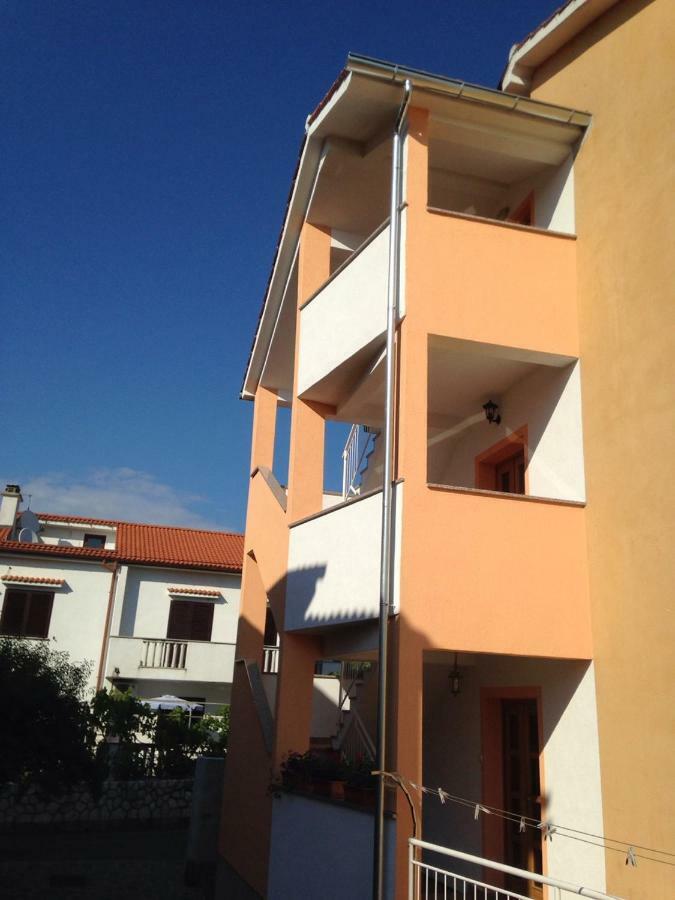 Apartment Aleksandra Малинска Екстериор снимка