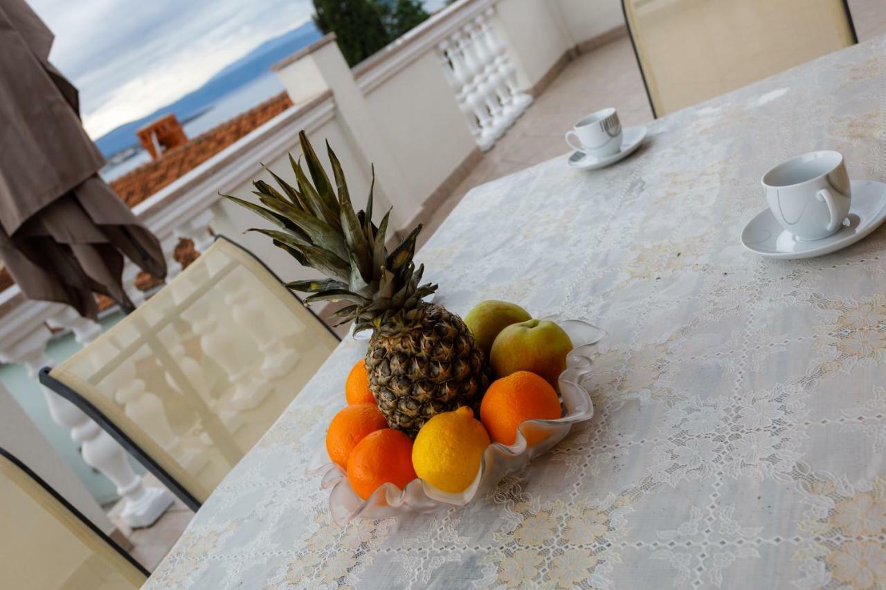 Apartment Aleksandra Малинска Екстериор снимка